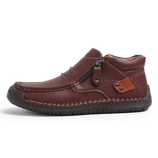 ⏰Zeitlich begrenzter Verkauf 70 % RABATT – Handgefertigte Slip-On-Fahrerstiefel aus hochwertigem Leder für Herren – breite Zehenpartie, Fußgewölbeunterstützung, wasserdicht, Druckentlastung, rutschfeste Sohle für Freizeit, Reisen und Outdoor