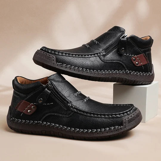 ⏰Zeitlich begrenzter Verkauf 70 % RABATT – Handgefertigte Slip-On-Fahrerstiefel aus hochwertigem Leder für Herren – breite Zehenpartie, Fußgewölbeunterstützung, wasserdicht, Druckentlastung, rutschfeste Sohle für Freizeit, Reisen und Outdoor