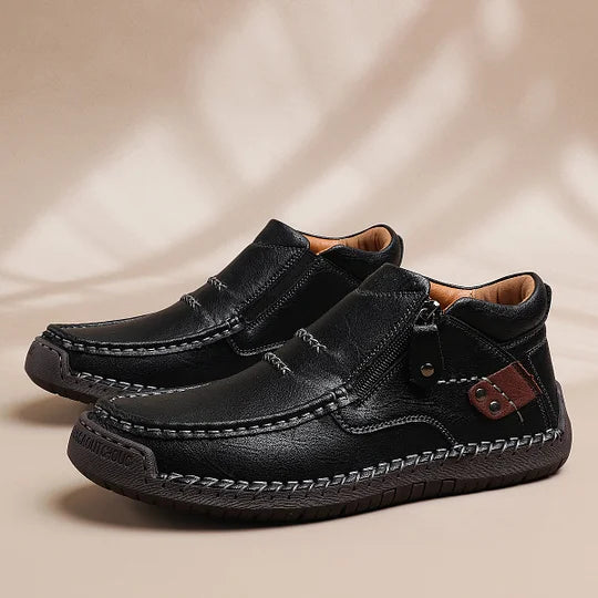 ⏰Zeitlich begrenzter Verkauf 70 % RABATT – Handgefertigte Slip-On-Fahrerstiefel aus hochwertigem Leder für Herren – breite Zehenpartie, Fußgewölbeunterstützung, wasserdicht, Druckentlastung, rutschfeste Sohle für Freizeit, Reisen und Outdoor